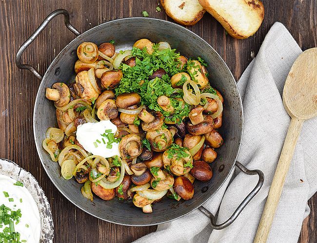 Champignons mit Knoblauchsauce